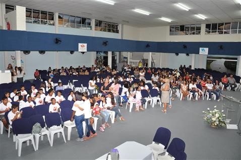 Alunos de escolas municipais de Aracruz participam de formatura Proerd