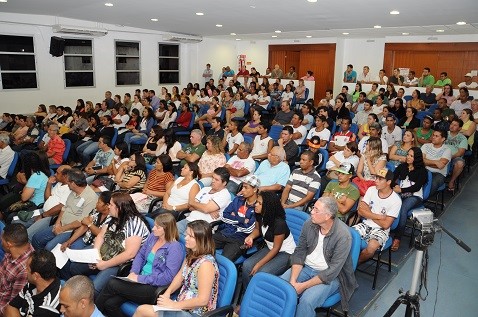 Exemplo de cidadania. Moradores participam da definição de prioridades do Orçamento anual de Aracruz 