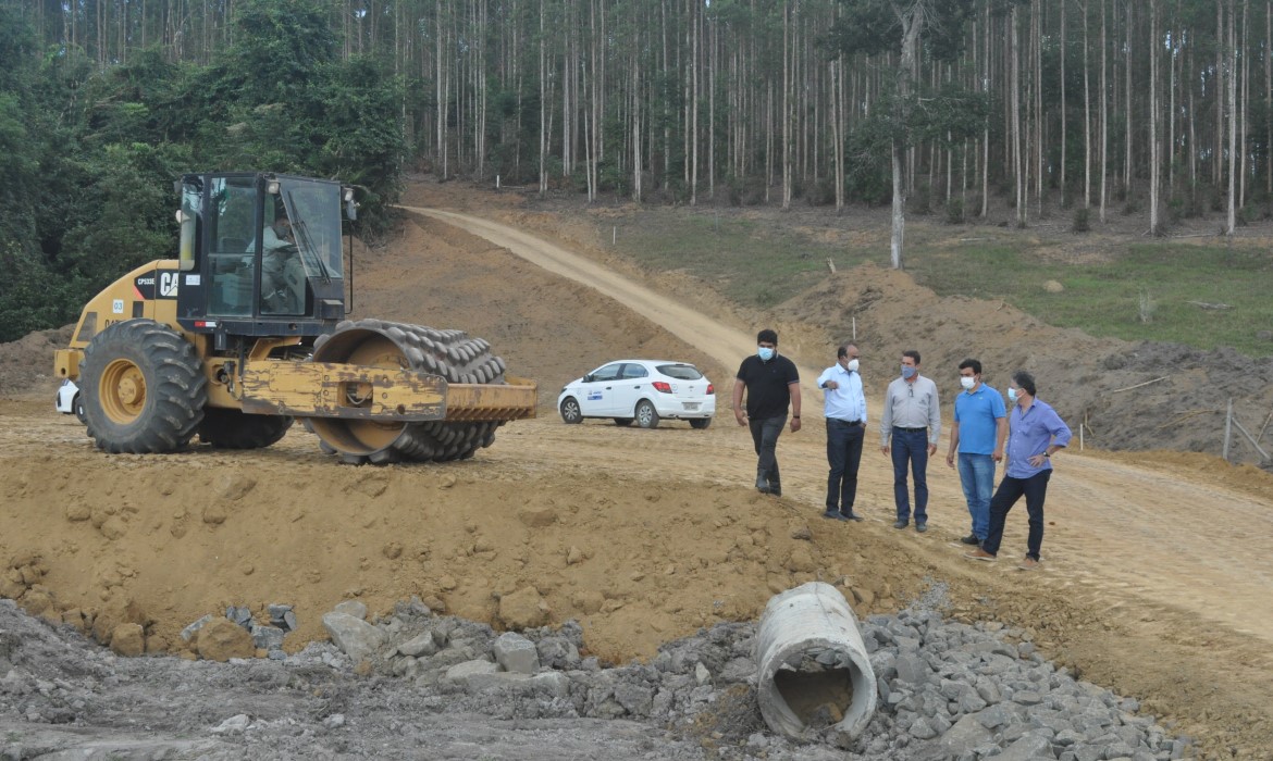 Dr. Coutinho visita obras do Contorno Norte