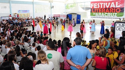 Grande festa, homenagens e premiações marcam o encerramento do Festival Literário de Aracruz