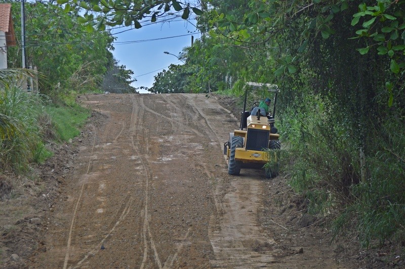 Prefeitura realiza patrolamento e manutenção de ruas em Mar Azul