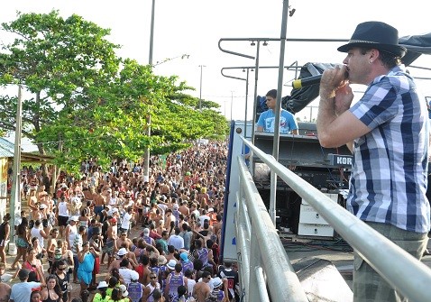 Carnaval 2012: festa em Aracruz atrai mais de 150 mil foliões