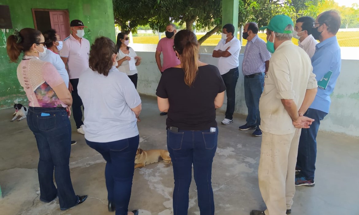 Prefeito visita postos de saúde e CRAS em Vila do Riacho e Barra do Sahy