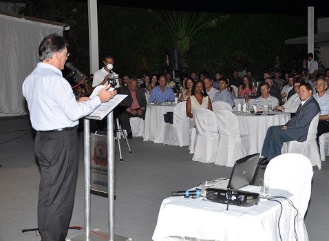 Empresários e autoridades prestigiaram na noite de ontem o lançamento do Guia do Investidor