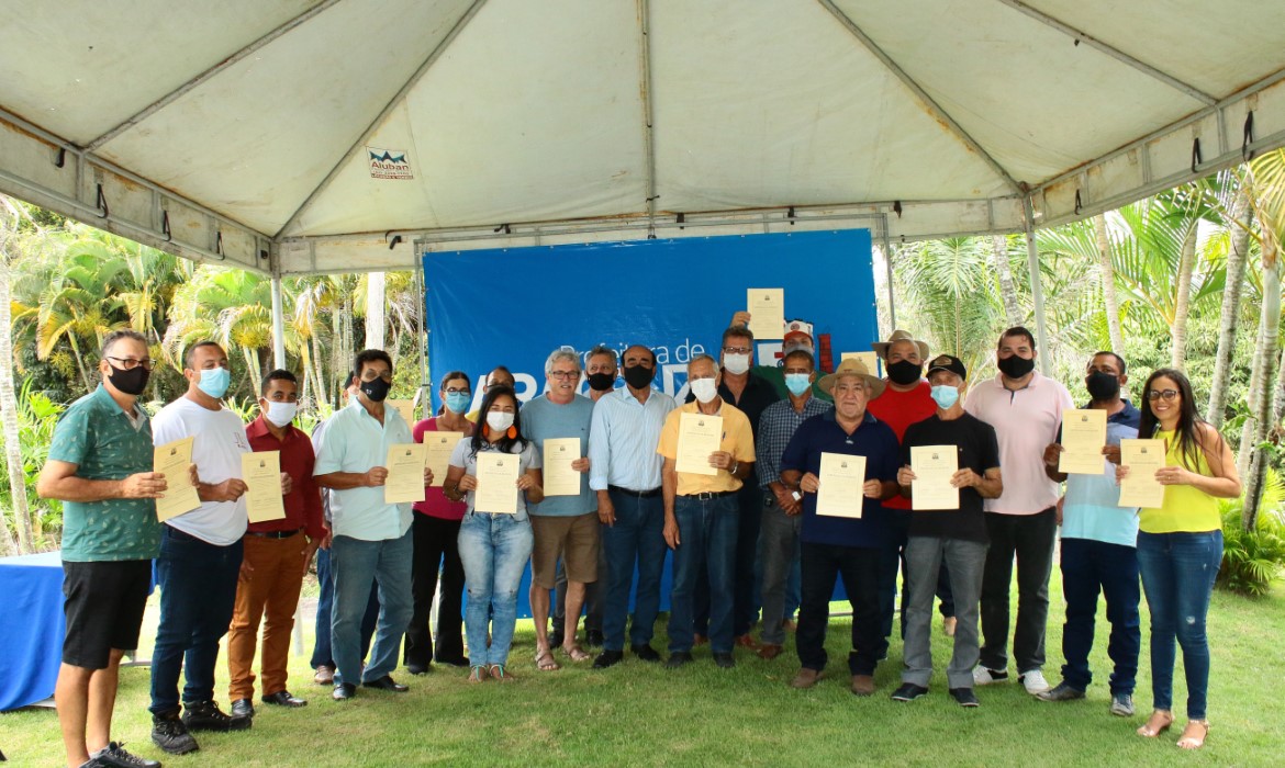 Secretaria de Agricultura entrega Certificados de Serviço de Inspeção Municipal a produtores aracruzenses