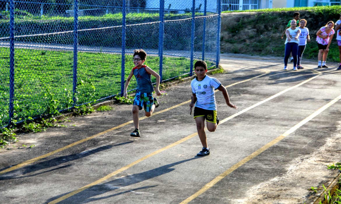 Mais de 200 jovens e crianças já passaram pelo projeto Escolinha de Atletismo 