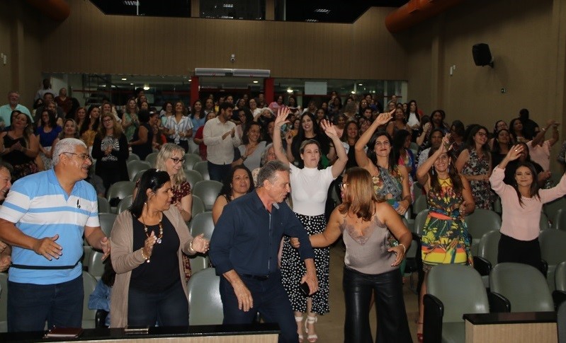 Educação Infantil organiza palestra motivacional em comemoração ao dia do Servidor Público