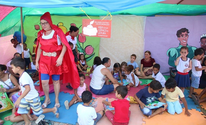 CMEI Marília Resende realiza seu 1º Café Literário de 2019