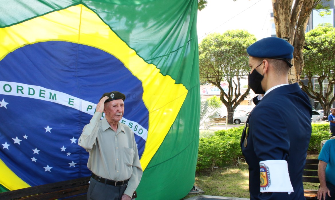 Prefeitura prestigia homenagem dos 99 anos do aracruzense e ex soldado do exército, Jacinto Martinelli