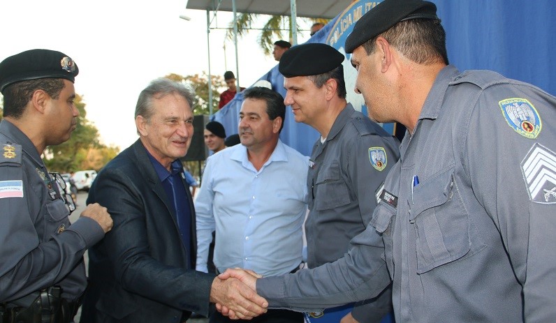 Prefeito Jones Cavaglieri prestigia cerimônia de aniversário dos 33 anos do 5º Batalhão da Polícia Militar de Aracruz