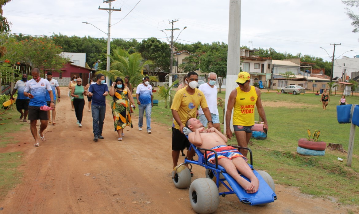 Após nove anos, aracruzense realiza sonho de voltar a entrar no mar 