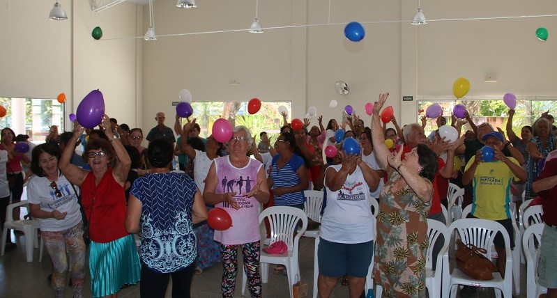 Muita alegria e descontração no segundo dia de atividades da Semana do Idoso em Aracruz