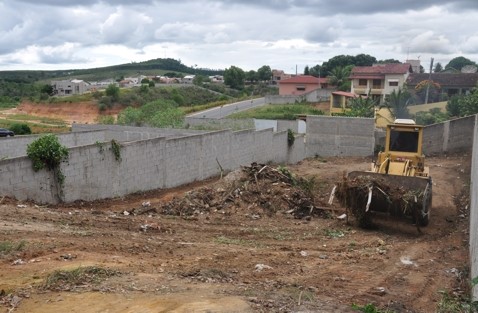 Semit intensifica a fiscalização de terrenos, pátios e quintais em Aracruz 