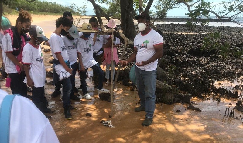 Visitas técnicas dos projetos “Escola no Aricanga” e “Escola no Manguezal” atraem a curiosidade de alunos