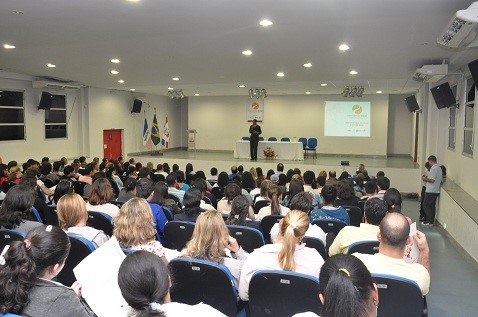 Semana de palestras Comércio Total tem início em Aracruz