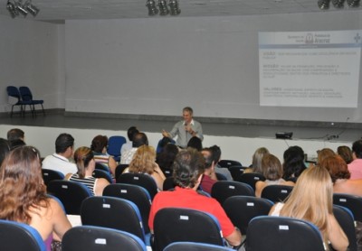 Consultora de renome internacional ministra Oficina sobre Planejamento Estratégico em Saúde 