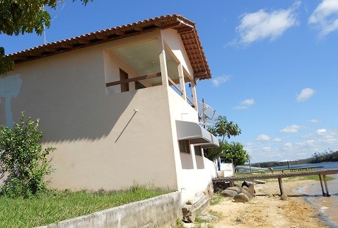 Operação multa proprietários de casas construídas irregularmente na Lagoa do Aguiar