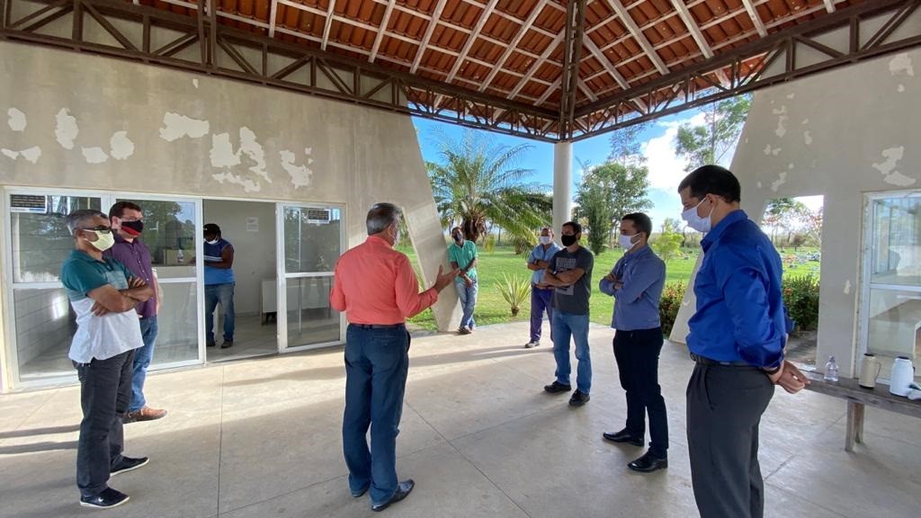 Prefeitura organiza palestra para orientar coveiros nos cuidados contra a Covid-19