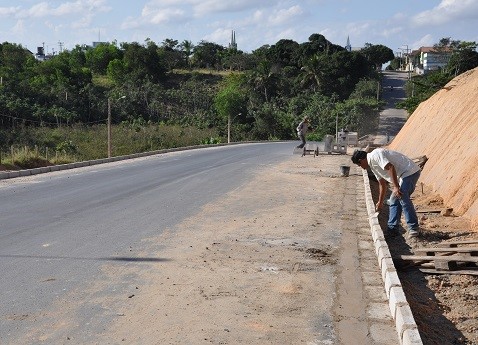 Obra na avenida Luiz Rossato em Jacupemba fica pronta em 15 dias