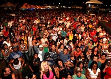 Show de Ataíde e Alexandre não deixou ninguém parado na abertura oficial da 21ª Expo Aracruz 