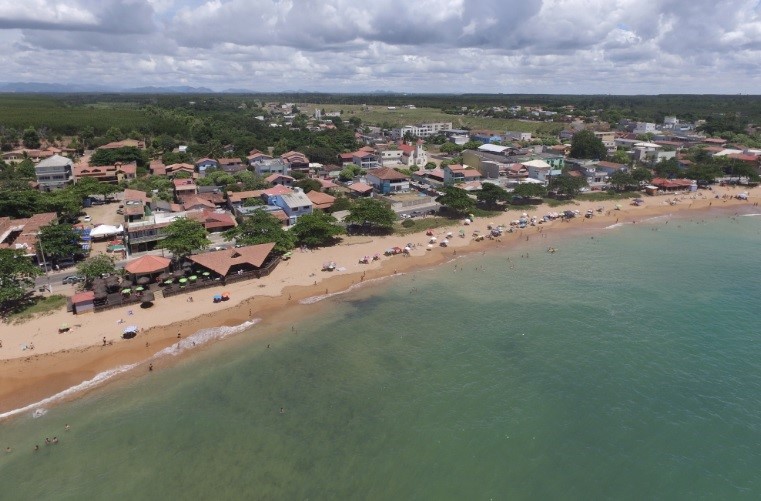 Praia Limpa: equipes têm reforçado a limpeza das praias do município