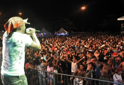 Balneários de Aracruz batem recorde de foliões no carnaval 2011