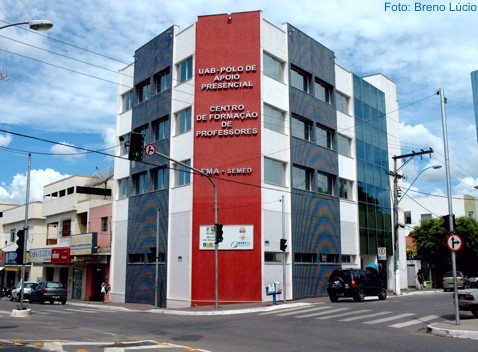 Professores de História e pedagogos participam de palestra no Polo UAB Aracruz na segunda-feira (24)