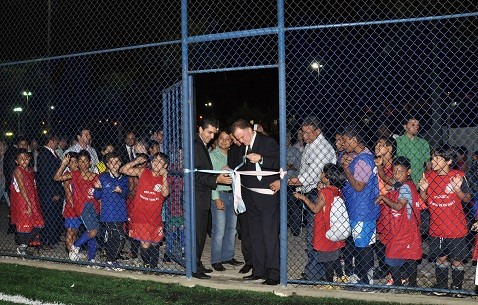 GOVERNO - Governador Renato Casagrande e prefeito Marcelo Coelho inauguram Campo Bom de Bola em Aracruz