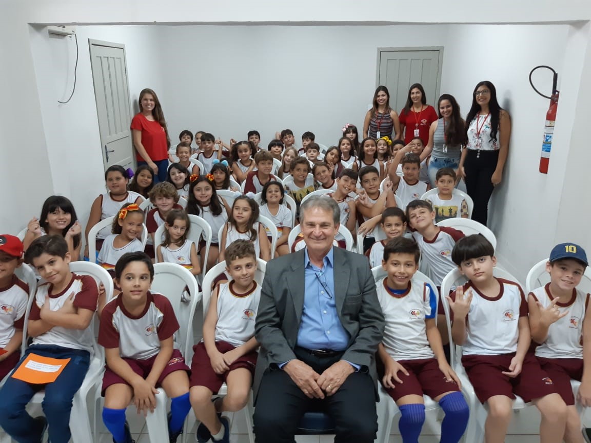 Prefeito recebe alunos do Centro Educacional Espaço Livre  e responde perguntas sobre a administração pública