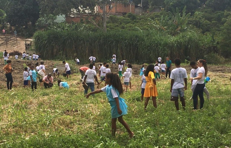 Prefeitura de Aracruz celebra Dia mundial da Água com ações de conscientização e plantio de árvores