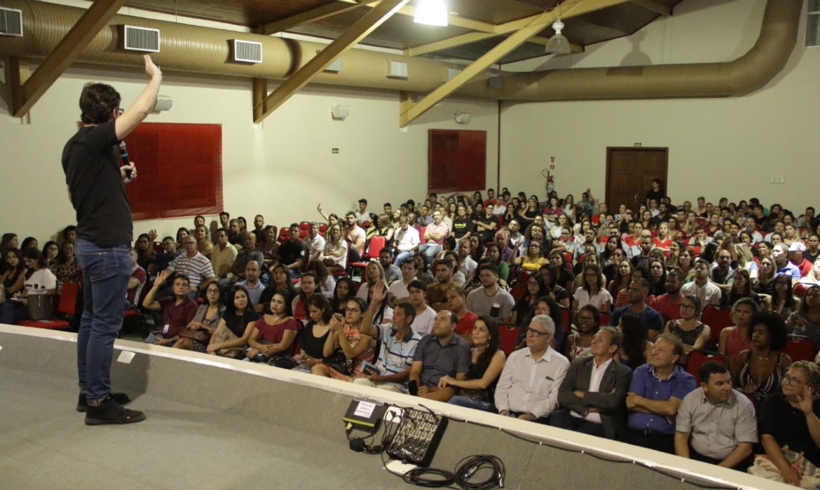 2ª edição do Macro Evento com palestra “PlugueSE: Os desafios de vender na era pós digital” lota auditório do SESC