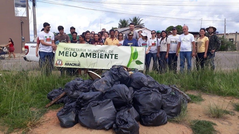 Mutirão de Limpeza retira grande quantidade de lixo do manguezal de Irajá