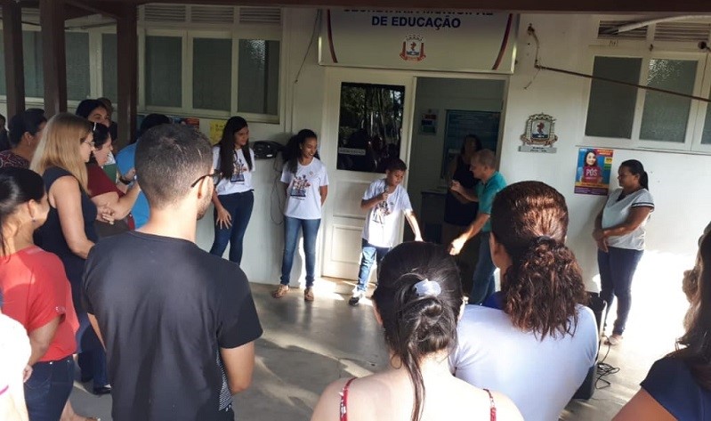 Arautos da Leitura do CMEB Paulo Freire participam de Momento Literário na Secretaria de Educação