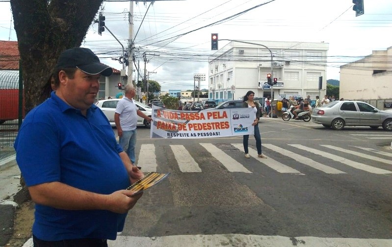 Prefeitura de Aracruz promove campanha de conscientização de motoristas e pedestres