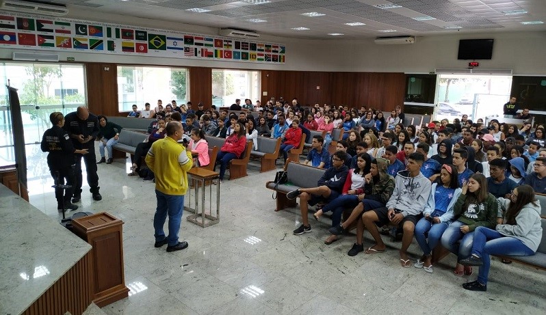 Mais cinco escolas da Rede Municipal participam do projeto “Papo de Responsa” nesta semana