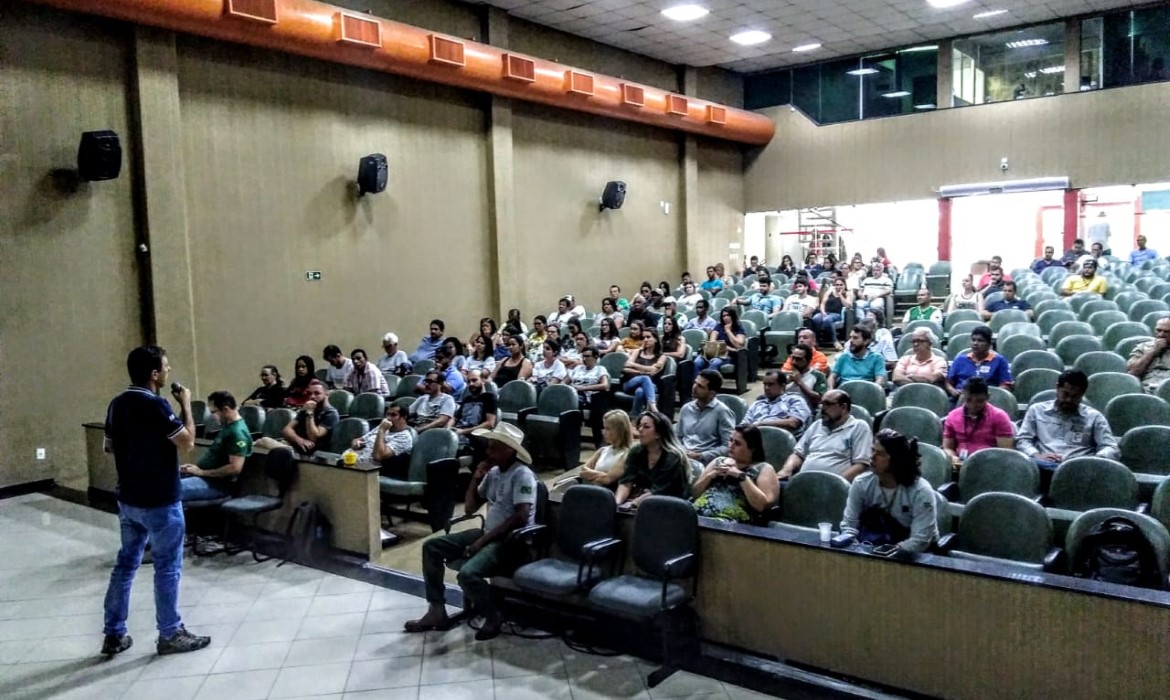 Aracruz se organiza para atuar caso óleo chegue às praias do município