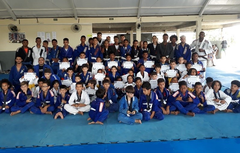 Alunos de Jiu Jitsu participam da 1ª graduação do projeto social: Acreditar é preciso – Crianças no tatame