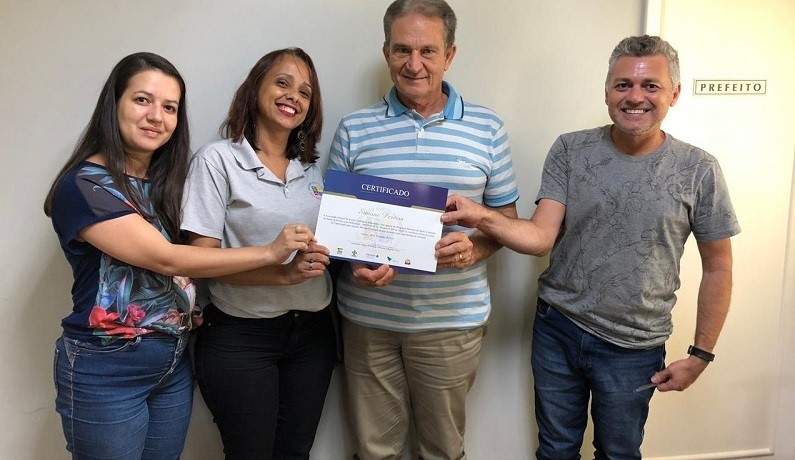 Prefeitura de Aracruz recebe certificados da Associação Amigos da Justiça, Cidadania, Educação e Arte