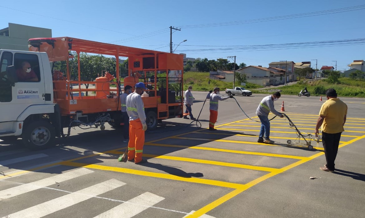 Prefeitura de Aracruz faz obras  de melhorias na sinalização da cidade