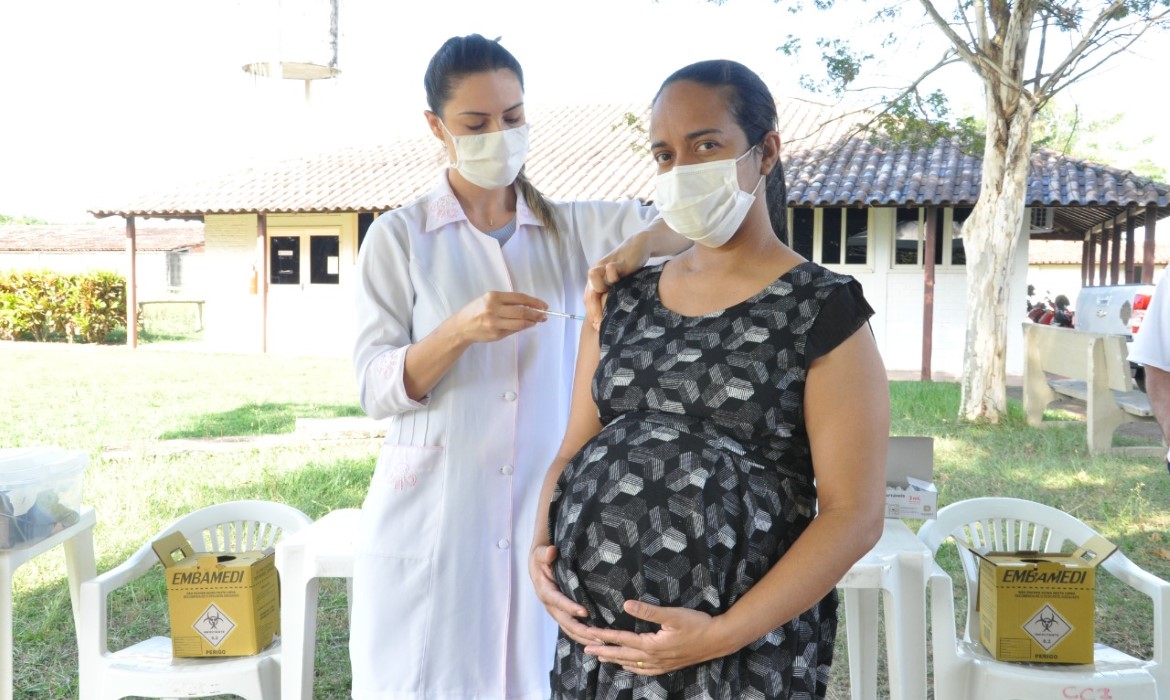 Vacinação de grávidas e puérperas contra a covid-19 continua nesta quarta (16) em Aracruz 