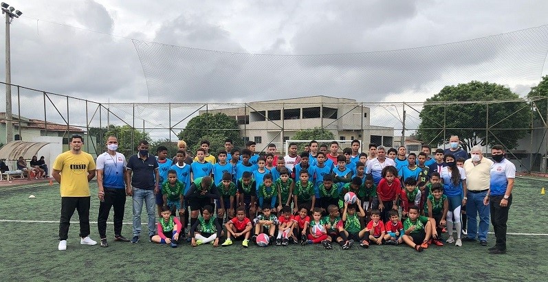 Projeto Campeões de Futuro: crianças, adolescentes e jovens, de seis a 17 anos, devem se regularizar para receberem os materiais esportivos