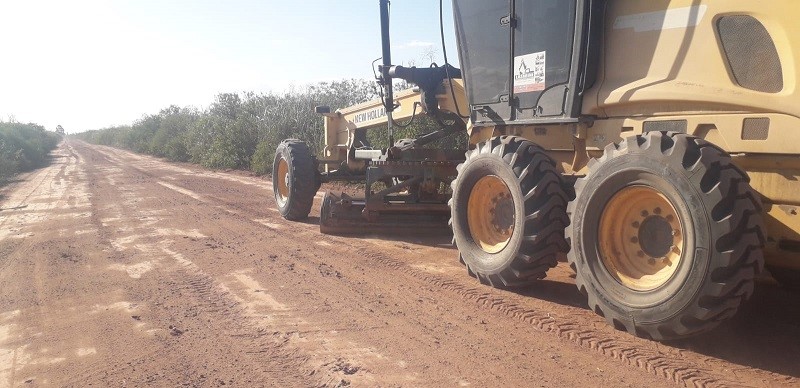 Secretaria de Agricultura realiza serviços de patrolamento em estradas rurais no município