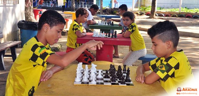 Escola Ezequiel Fraga Rocha se destaca em competições de xadrez