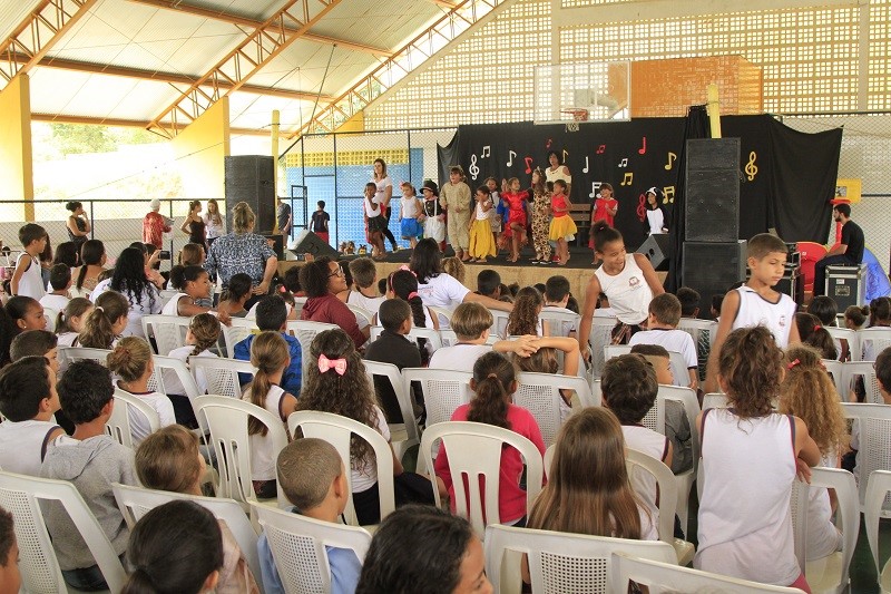 Culminância do projeto Comunidade de Leitores movimenta CMEB Mário Leal da Silva 