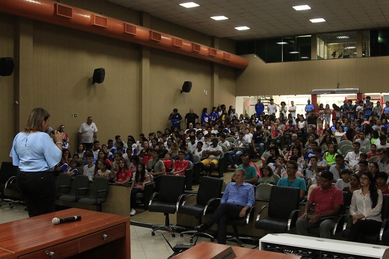 380 alunos recebem medalhas durante cerimônia de encerramento da 21ª edição do JOEMA