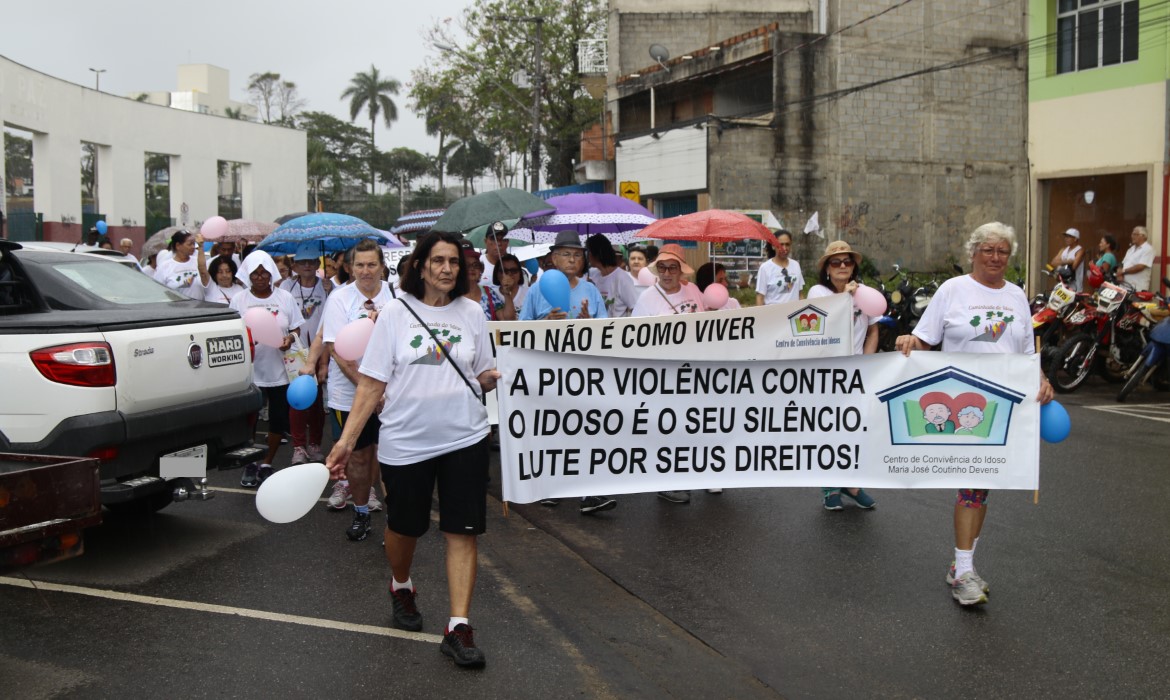 CCI realiza a tradicional caminhada da terceira idade e anima a manhã na Sede de Aracruz