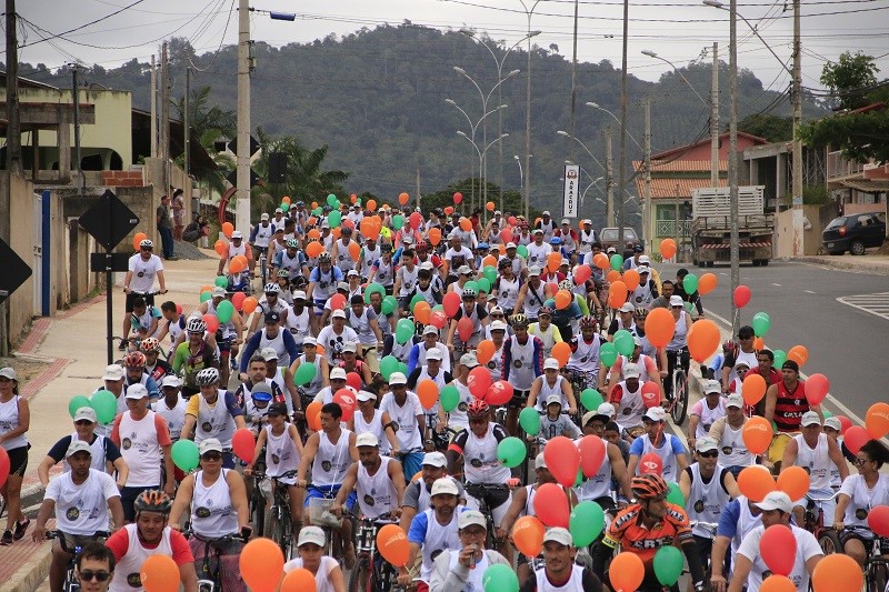 3ª Pedalada Sustentável leva centenas de famílias aracruzenses às ruas