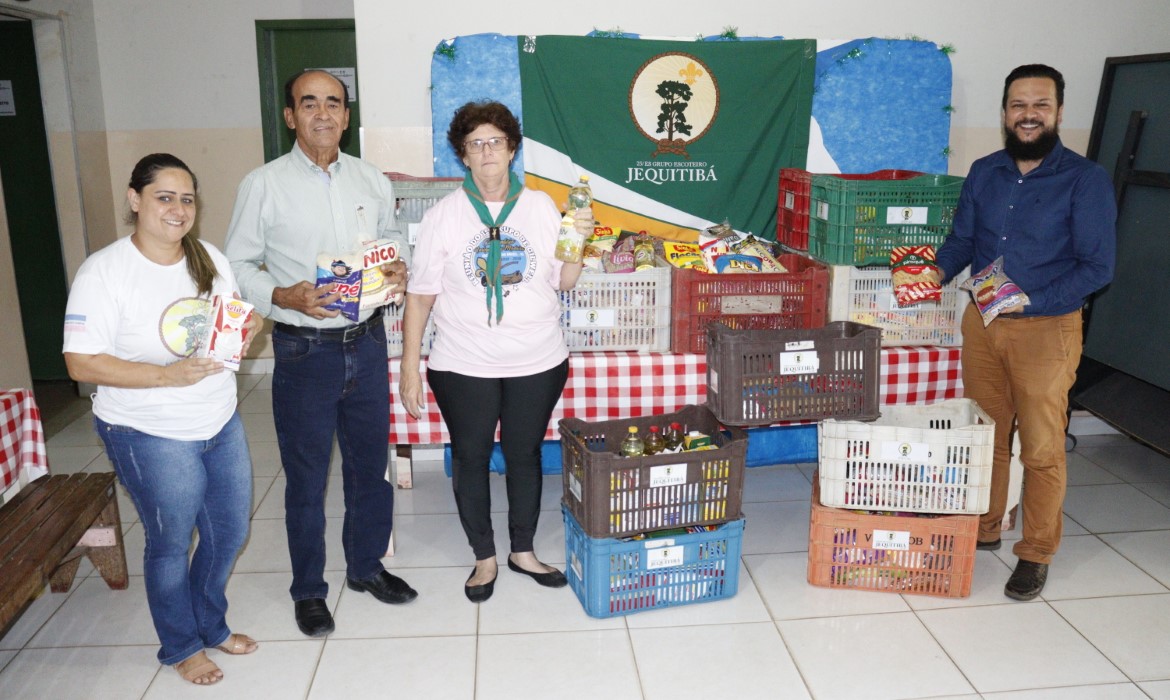 Instituições recebem alimentos arrecadados durante o show “A paixão de Cristo em Canção”