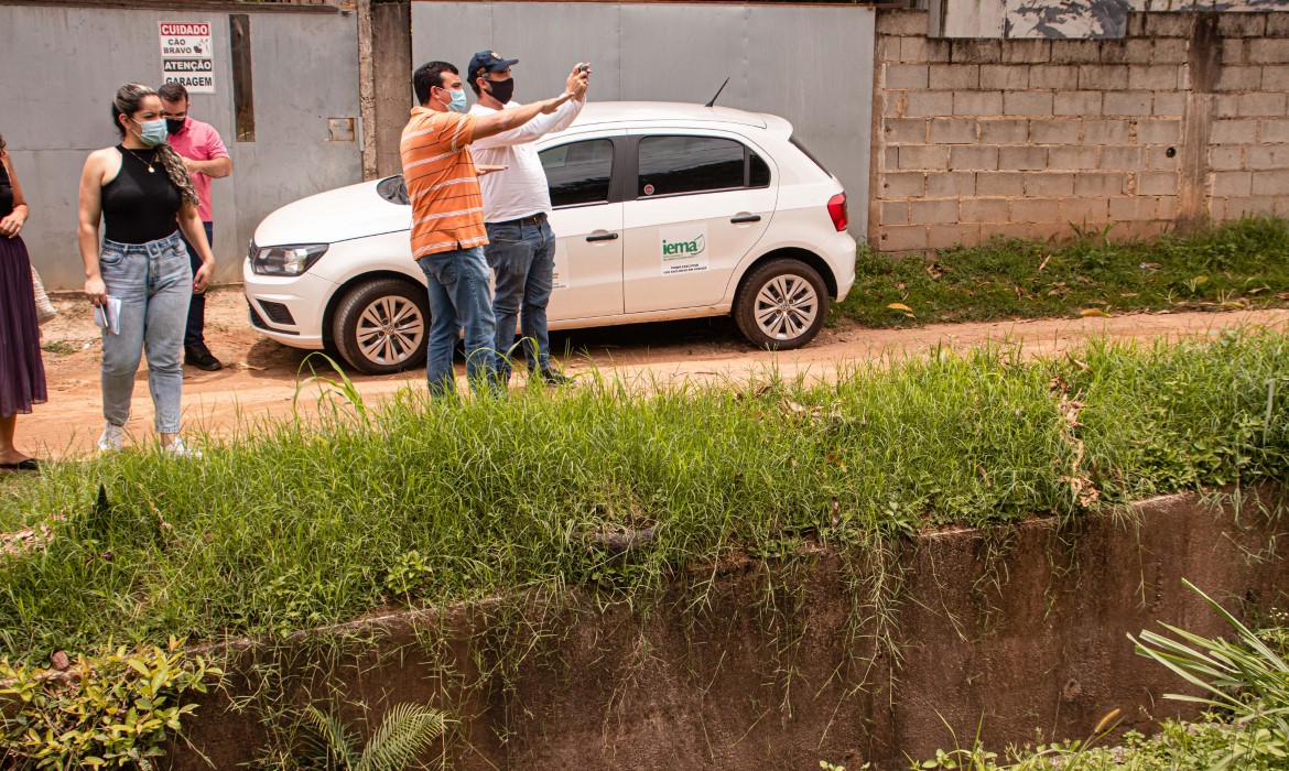 Iema visita Aracruz para vistoriar valão da Grande Bela Vista 