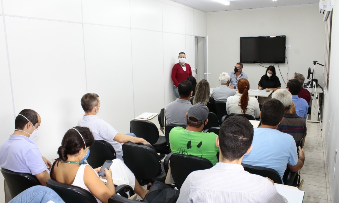 Beto Vieira recebe agricultores familiares de Aracruz para discutir ações de incentivo ao setor no município